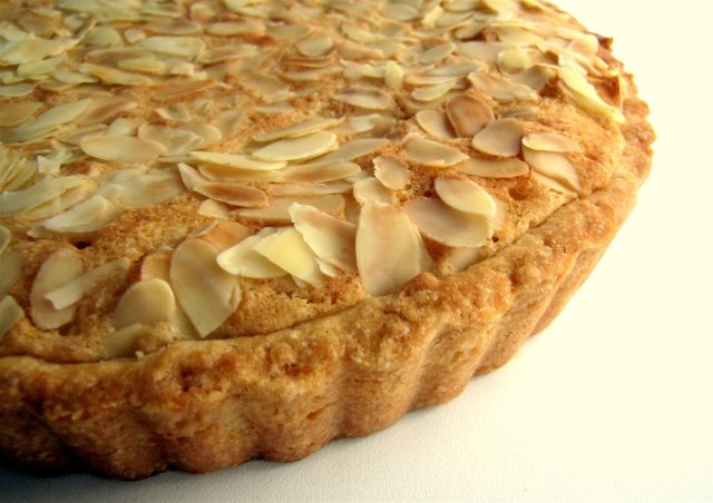 طريقة عمل تارت اللوز السويسري