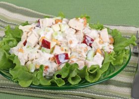 طريقة عمل سلطة جذر الكرفس بالزبادي