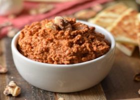 طريقة عمل محمرة تركية بالجوز والدبس