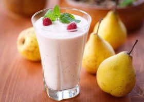 طريقة عمل سموذي الإجاص