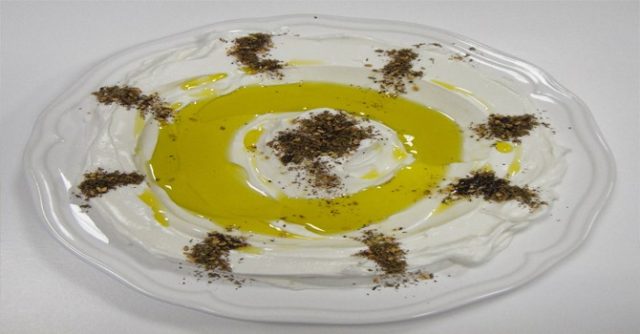 طريقة عمل لبنة بالزعتر