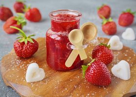 طريقة عمل مربى الفراولة بالجيلى