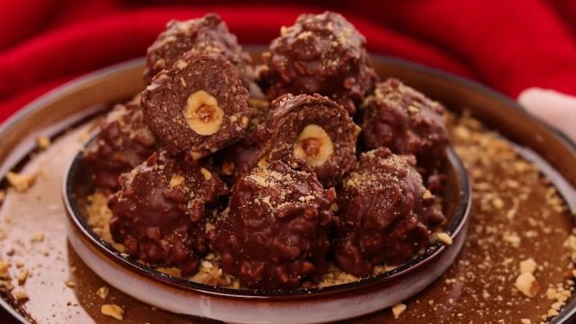 طريقة عمل كرات الفيريرو روشيه