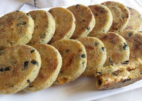 طريقة عمل الحرشة بالزيتون والجبن