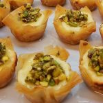 طريقة عمل كب كيك البقلاوة