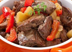 طريقة عمل كبدة الدجاج بالخضار