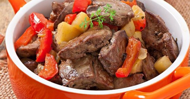 طريقة عمل كبدة الدجاج بالخضار