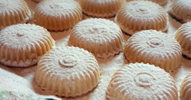 طريقة عمل معمول الفواكه المجففة