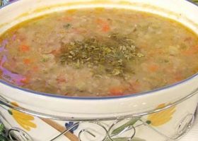 طريقة عمل شوربة الفريكة بالدجاج والخضار