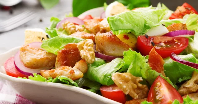 طريقةعمل سلطة دجاج بالخس والبرتقال