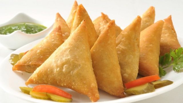 طريقة سمبوسة الجبن مع البسطرمة والفلفل المشوي