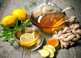 طريقة عمل شاي بالزنجبيل والليمون