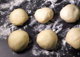 طريقة عمل عجينة المناقيش بدون خميرة