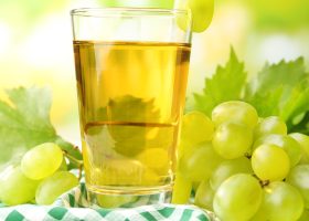 طريقة عمل عصير عنب ابيض