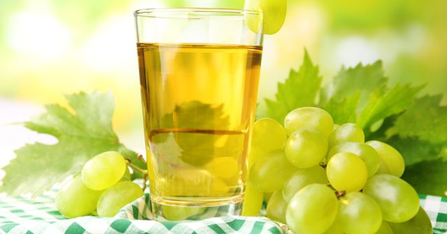 طريقة عصير عنب ابيض