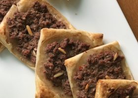 طريقة لحم بعجين البف باستري