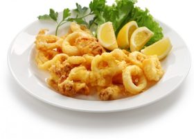 طريقة عمل كاليماري بالليمون والثوم