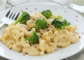 طريقة عمل شوربة الباستا والبروكلي