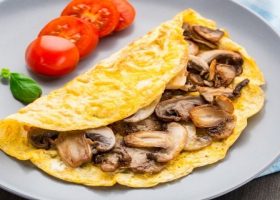 ‏‫طريقة عمل عجة البيض والفطر