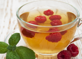 طريقة عمل شاي مثلج بالتوت