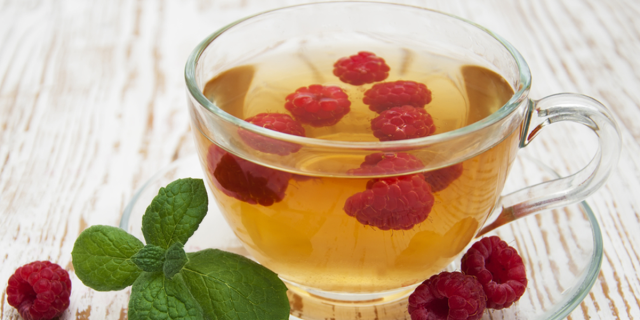 طريقة عمل شاي مثلج بالتوت