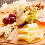 طريقة عمل بلاتر أجبان مع المربى والفواكة
