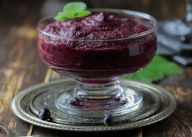 طريقة عمل بودينغ التوت الأزرق