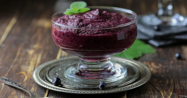 طريقة عمل بودينغ التوت الأزرق