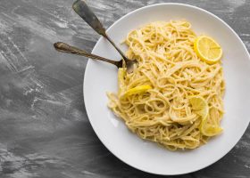 طريقة عمل مكرونة بالثوم والليمون