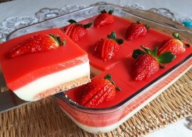 طريقة عمل حلى الفراولة البارد