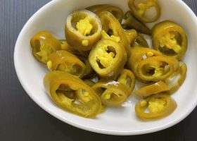 طريقة عمل مخلل الفلفل الهلابينو