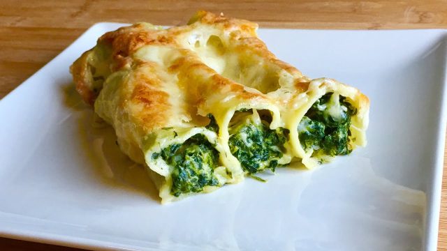 طريقة عمل كانيلوني السبانخ والبشاميل