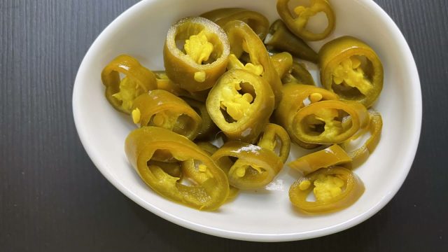 طريقة عمل مخلل الفلفل الهلابينو