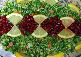 طريقة عمل سلطة ورق العنب بالبرغل