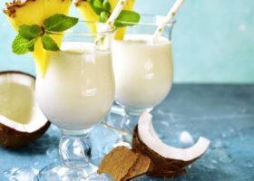 طريقة عمل سموثي جوز الهند