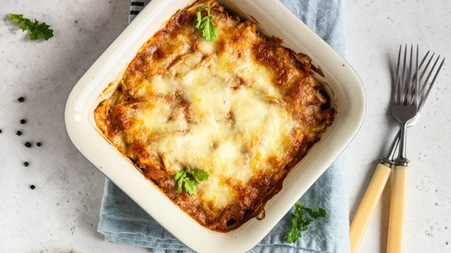 طريقة عمل البطاطس بالبشاميل والخضار