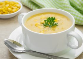 طريقة عمل شوربة الذرة بالدجاج بدون كريمة