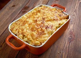 طريقة عمل صينية البطاطس بالبشاميل