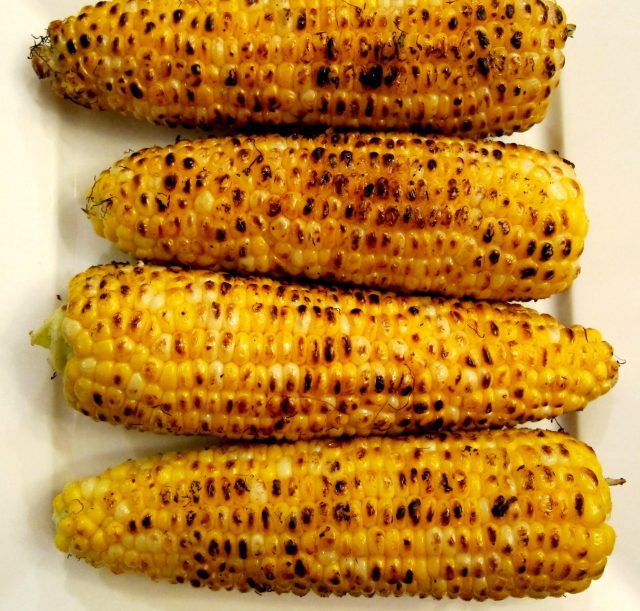 طريقة عمل الذرة المشوية على الفحم