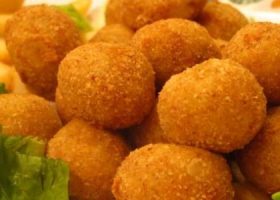 طريقة عمل كرات البطاطس بالفرن