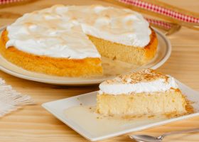 طريقة عمل كيك الحليب مع الكريمة