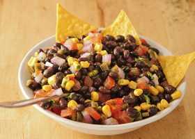 طريقة عمل تغميسة الفاصوليا السوداء المكسيكي