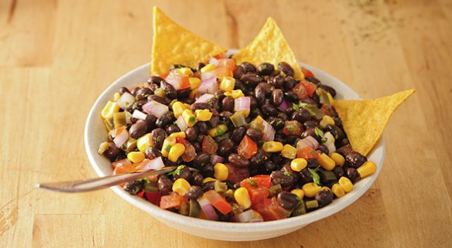 طريقة عمل تغميسة الفاصوليا السوداء المكسيكي