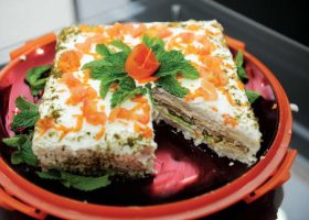 طريقة عمل كيكة التونة بالتوست