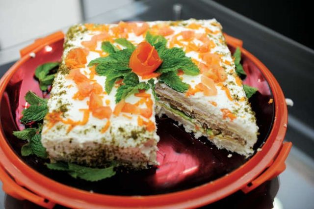 طريقة عمل كيكة التونة بالتوست