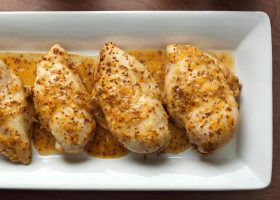 طريقة عمل دجاج بالثوم وجبنة البارميزان