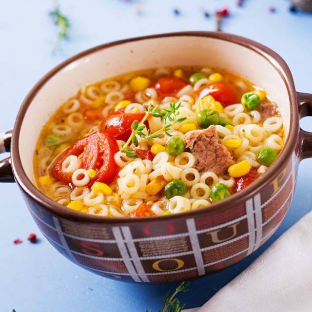 طريقة عمل شوربة اللحم بالخضار والمكرونة
