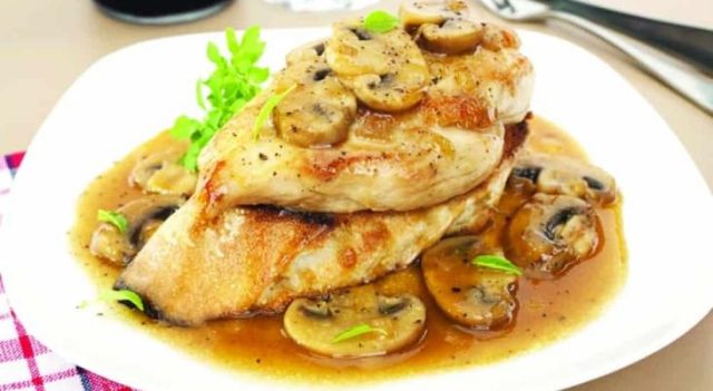 طريقة عمل فيليه السمك بالمشروم والكريمة