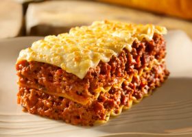 طريقة عمل اللازانيا بالبشاميل بدون سلق