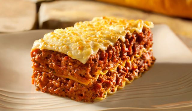 طريقة عمل اللازانيا بالبشاميل بدون سلق